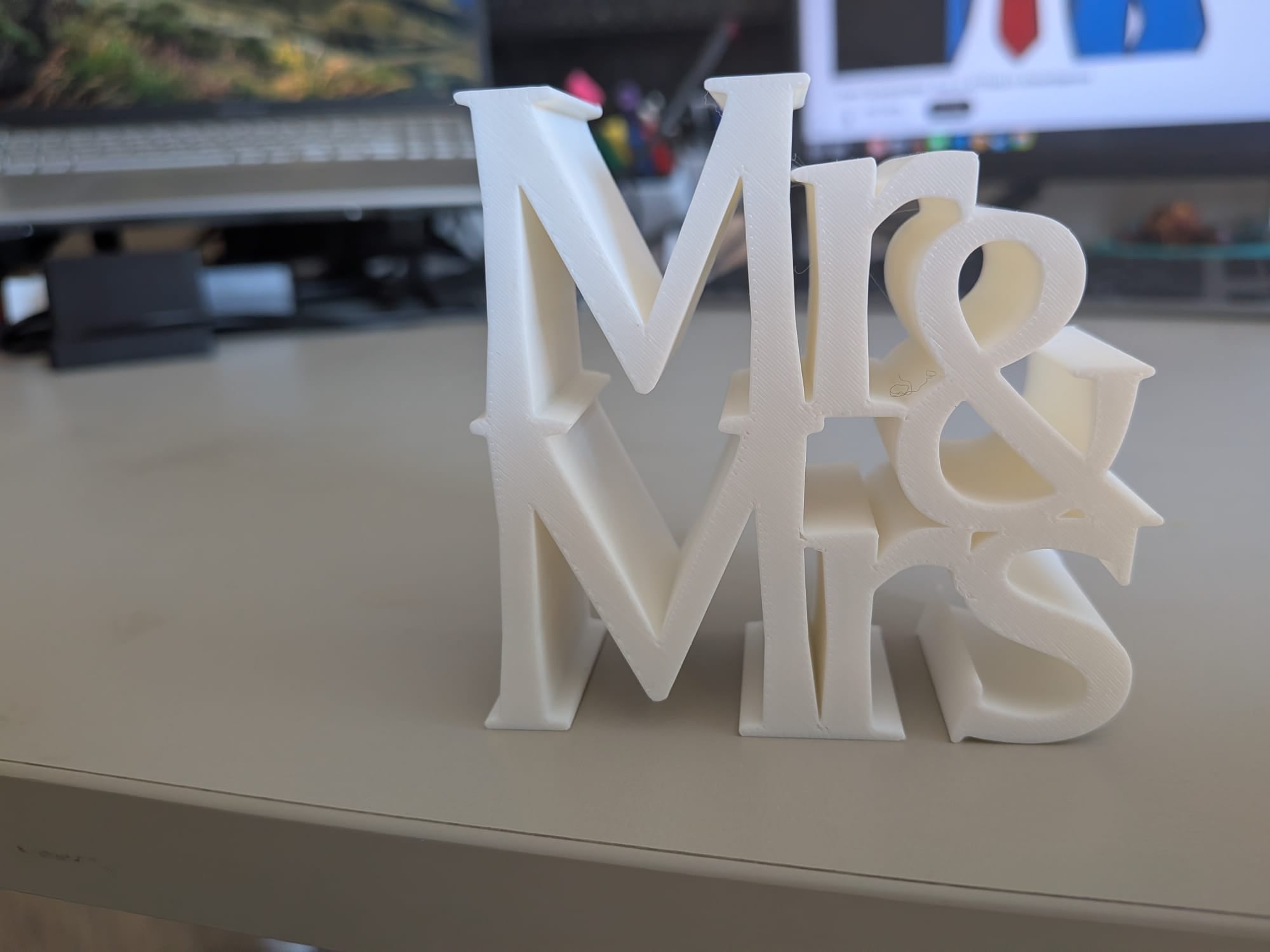 Mr & Mrs 3D printed sign, side angle view